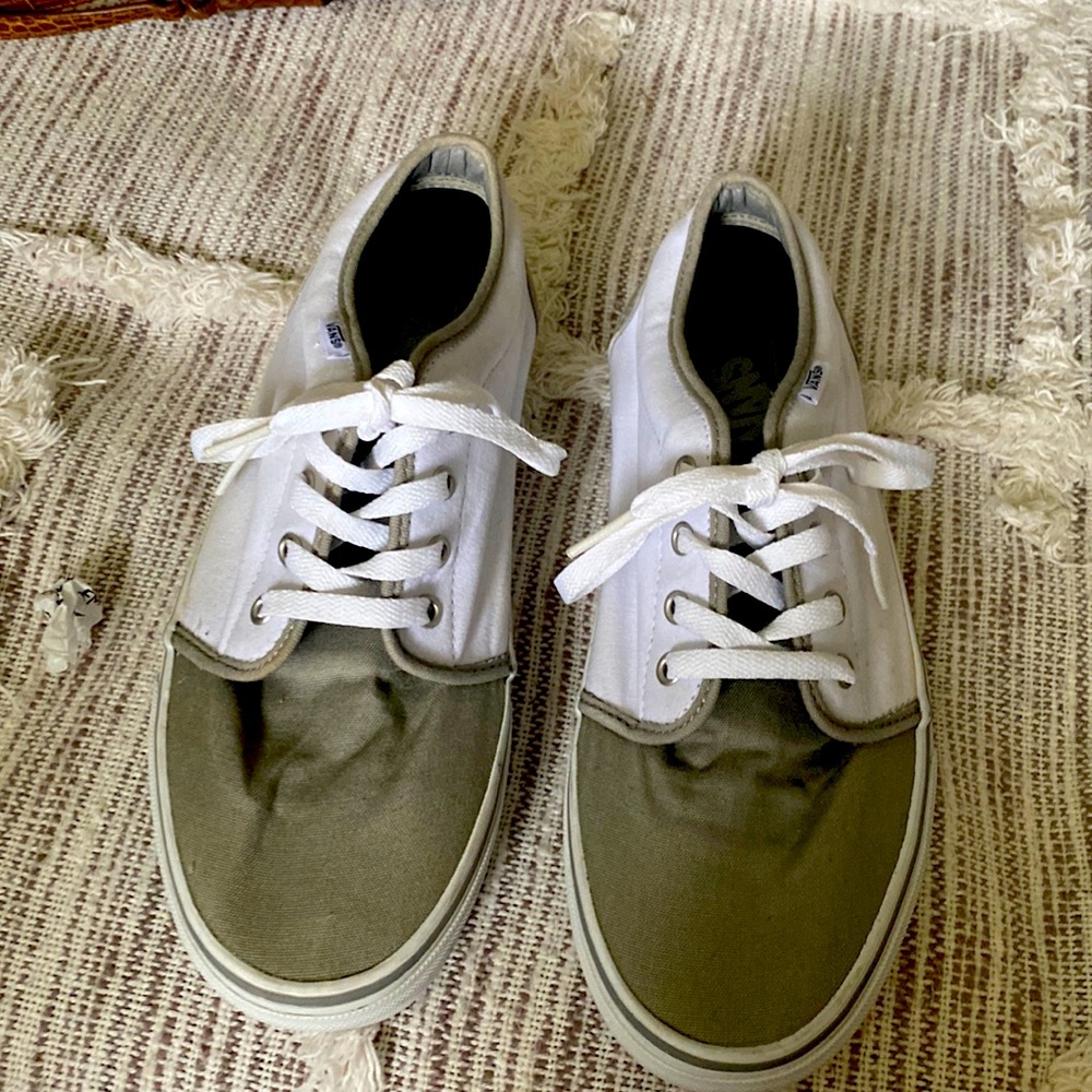 Vans Two Tone Low Top Canvas Skate Sneaker Shoe Unisex  8 Woman’s / 9.5 …